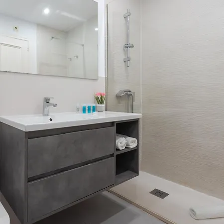 Wintowinrentals Townhouse, Pool & Beach Holiday home Marbella