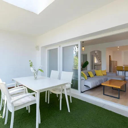 Wintowinrentals Townhouse, Pool & Beach Holiday home